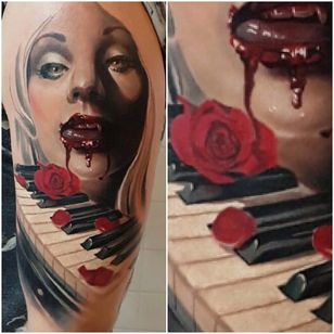 Chica ensangrentada, pétalos de rosa y tatuaje de piano por Alexander Yanitskiy #alexanderyanitskiy #retrato #realismo #realista #sangre #israel #chica #rosa #piano
