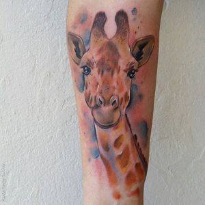 Watercolor style giraffe tattoo by Marie Terry. #watercolor #brushstroke #giraffe #MarieTerry