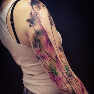 Tatuaje en el ombligo de acuarela abstracta #Abstract #Watercolor