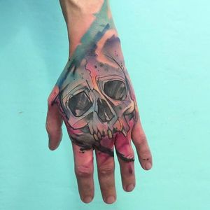 Graphic sketch skull watercolor hand tattoo by Florenciz Gonzalez Tizon. #watercolor #FlorenciaGonzalezTizon #graphic #skull #handtattoo