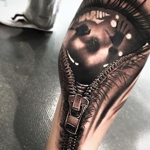 The start of a horror-themed leg piece. Tattoo by Levi Barnett. #realism #blackandgrey #LeviBarnett #horror #zipper