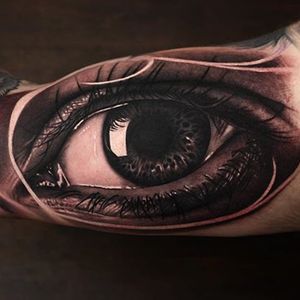 Realistic eye by Dean Taylor #DeanTaylor #blackandgrey #realistic #eye #tattoooftheday