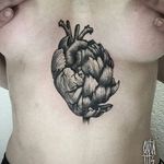 Blackwork artichoke heart tattoo by Quentin Aaldhui. #blackwork #artichoke #vegetable #heart #QuentinAldhui