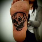 Foot sole tattoo via Google. Auch! Artist unknown #skull #skulltattoo #sole #blackwork #blckwrk #btattooing