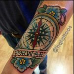 Compass Tattoo by Henry Quiles #compass #compasstattoo #compassdesigns #traditionalcompass #traditionalcompasstattoo #oldschool #oldschooltattoo #oldschoolcompass #HenryQuiles