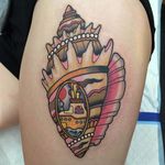 A Yellow Submarine tribute conch shell by James Cumberland (IG—jamescumberland). #conchshell #JamesCumberland #traditional #unusual #YellowSubmarine