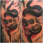 Skull Tattoo by Stizzo #traditional #fineline #traditionalfineline #snake #skull #classictattoos #Stizzo