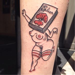 Lovely tattoo by Nicoz Balboa #NicozBalboa #illustrative #book #poppy #pinup