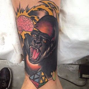Tatuaje de gorila neo tradicional por Dan Molloy #Gorilla #GorillaTattoo #NeoTraditionalGorilla #NeoTraditionalTattoo #DanMolloy