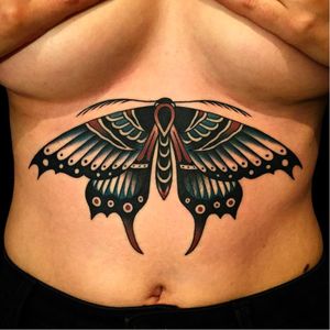Awesome Butterfly Traditional Tattoo on the stomach by Vince Pages @Vince_Pages #Vincepages #Traditional #Traditionaltattoo #Nuitnoiretattoo #Geneva #Switzerland #butterfly