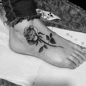 Rosa por Willian Ryzyk! #WillianRyzyk #tatuadoresbrasileiros #rose #rosa #flor #flower