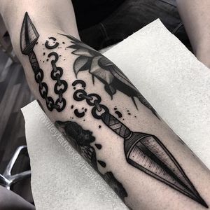 Kunai Tattoo by Dom Wiley #kunai #kunaidagger #japaneseknife #japanese #gapfiller #weapon #DomWiley