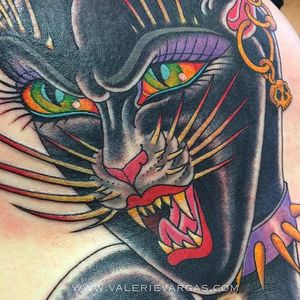 A fierce lady-cat from Valerie Vargas' (IG—valeriemodernclassic) portfolio. #ladycat #color #traditional #ValerVargas