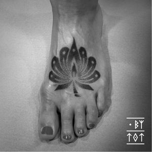 Flower tattoo by Mr Tot #MrTot #handpoke #handpoked #dotwork #flower