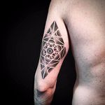 Sacred geometric tattoo by Charly Saconi. #CharlySaconi #sacredgeometry #pointillism #dotwork