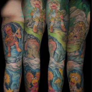 A fantastic sleeve full of characters from Fraggle Rock by Bei Peppi. #childrensshow #FraggleRock #HBO #JimHenson #puppets #reruns