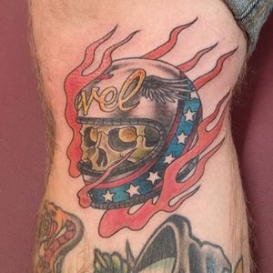 A flaming skull in Evel Knievel's iconic helmet by Chip Telano (IG—twoton21). #ChipTelano #EvelKnievel #skull #traditional