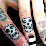 Misfits finger tattoos by Allan Graves #AllanGraves #misfits #music #horrorpunk #skulls