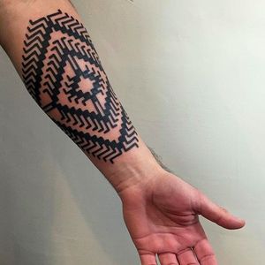 Beautiful forearm black pattern tattoo done by Brody Polinsky. #BrodyPolinsky #UNIV_ERSE #blacktattoos #patterntattoo #blackwork