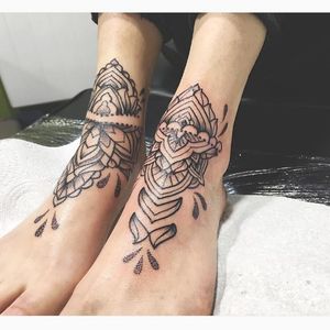 Matching foot patternwork tattoos by Tyler Hill (Photo: Instagram) #TylerHill #TyHill #mandala #apprentice #patternwork