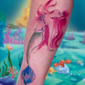 Ariel. #Drikalinas #AdrianaVentieri #nerd #geek #culturapop #TatuadorasDoBrasil #sereia #ariel #mermaid #filmes #movies #aquarela #watercolor