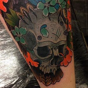 Skull tattoo by Robert Oldfield, photo from Instagram @racotattoo #RobertOldfield #skull #neotraditional #neon #dark #leaves