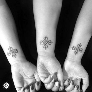 Geometric four-leaf clover linework tattoo #allantattooer #linework #clover #geometric #fineline #matching #friends