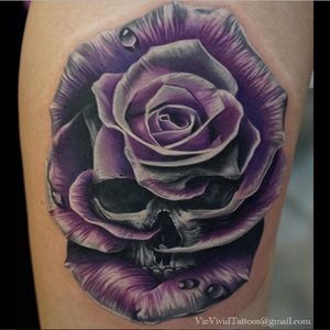 One of our favorite rose-sulls from Vic Vivid's (IG-vicvivid) portfolio. #color #realism #Roses #skull #VicVivid
