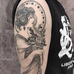 Alphonse Mucha tattoo by Vanpira #Vanpira #vanpriegonova #blackandgrey #linework #fineline #illustrative #artnouveau #lady #portrait #feathers #leaves #floral #ornamental #AlphonseMucha
