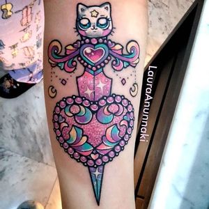 Pinkwork heart dagger tattoo by Laura Anunnaki. #pinkwork #kawaii #girly #cute #pink #sparkle #heartdagger #heart #dagger #cat #LauraAnunnaki