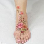 Rooted via instagram tattooist_silo #flowers #floral #flora #watercolor #painterlystyle #feminine #silotattoo