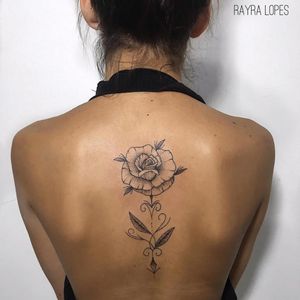 #RayraLopes #brasil #brazil #TatuadorasDoBrasil #blackwork #brazilianartist #flor #flower #rosa #rose #folha #leaf #pontilhismo #dotwork #botanica #botanical
