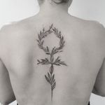 Floral Venus symbol tattoo by Gabriela Arzabe Lehmkuhl. #GabrielaArzabe #GabrielaArzabeLehmkuhl #blackwork #dotwork #pointillism #floral #flower #women #feminist #venus #symbol