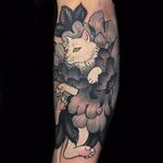Everything is coming up kitties by Claudia De Sabe #ClaudiadeSabe #cat #kitty #flower #leaves #color #Japanese #newtraditional #tattoooftheday