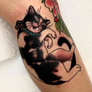 Sweet kitty tattoo by Lara Scotton #LaraScotton #color #Japanese #cat #kitty #petportrait #monmoncat #animal #cute
