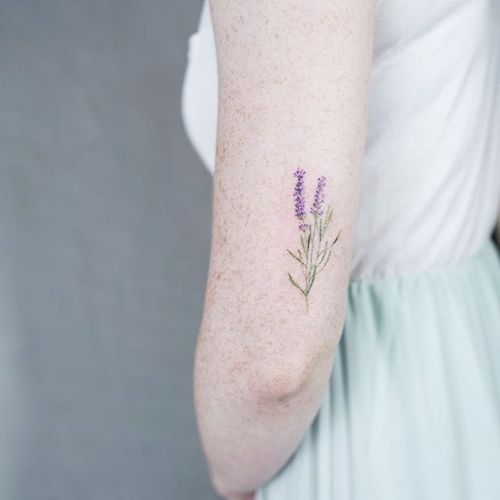 Floral beauty by Sol Art #solart #soltattoo #realism #realistic #color #minimalistic #minimalism #floral #flower #nature #tattoooftheday