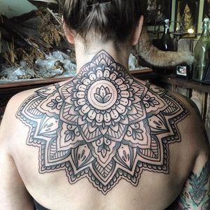 Geometric Tattoo by Kamila Daisy #geometric #geometrictattoo #patternwork #patternworktattoo #patterntattoo #geometricpattern #linework #blackwork #mandala #mandalatattoo #blackink #blackworktattoo #KamilaDaisy