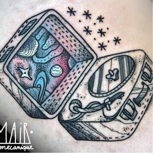 Tatuaje de tocadiscos cósmico #Tamair #ilustrativo #colorido #psicodélico # tocadiscos #cósmico