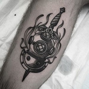 Diving Helmet Tattoo by Terry James #divinghelmet #divinghelmettattoo #blackwork #blackworktattoo #blackworktattoos #blackworkartists #blackink #blacktattoos #darktattoos #TerryJames