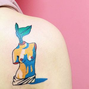 Venus de Milo-inspired tattoo by Kim Michey. #KimMichey #HIMIGHI #pop #conceptual #poetic #contemporary