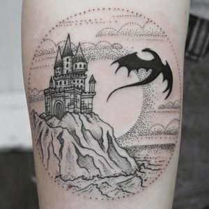 Fantasy tattoo by Minnie #Minnie #castle #moon #dragon #scary #fantasy (Photo: Facebook)