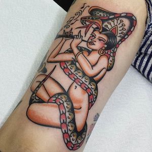 Snake Charmer Pin Up Girl Tattoo by Colo López #pinup #pinupgirl #oldschoolpinup #traditionalpinup #traditionalgirl #traditional #ColoLopez