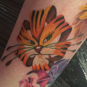 A quite literal take on a tiger lily. Tattoo by @loz_thewhiskeybarrel.  #newschool #tiger #tigerlily #flower #loz_thewhiskeybarrel