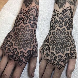 Blackwork Hand Tattoo by Mark Jelliman #blackwork #blackworkhand #blackworkhandtattoo #blackworktattoos #blackworkartists #hand #handtattoos #mandala #mandalatattoo  #MarkJelliman