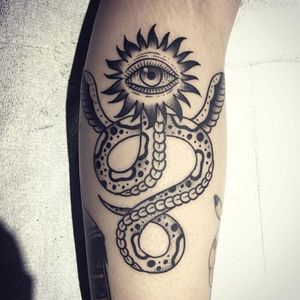 Abstract snake tattoo via @christianlanouette #ChristianLanouette #snake #fantasy #eye #blackwork