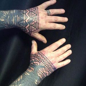 Hand tattoos by Curly Moore #curlytattoo #linework #freehand #blastover #curlymoore
