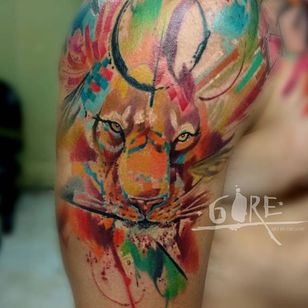 Precioso gato grande.  Tatuaje de Diego Calderon #ArtByDiegore #DiegoCalderon #ColombianTattooers #ColombianArtists #watercolor #abstract #leon