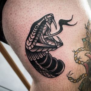 Blackwork Dietzel Snake Tattoo by Sascha Friederich #dietzelsnake #dietzel #AmundDietzel #amunddietzelflash #snakehead #blackworksnake #SaschaFriedrich