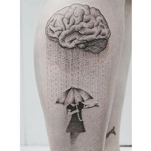 Rain tattoo by Hannah Nova Dudley #HannahNovaDudley #rain #brain #weather #umbrella (Photo: Instagram)