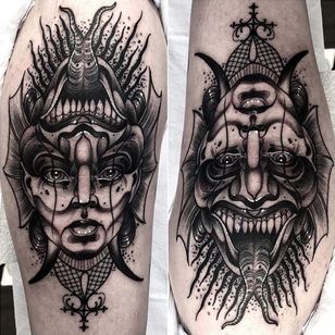 Tatuaje de ilusión invertida de Blackwork de Neil Dransfield.  #NeilDransfield #blackwork #neotraditional #ilusion #doble imagen #doble ilusión # demonio # criatura #monstruo